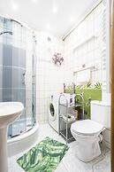 Elegant Apartment Market Square