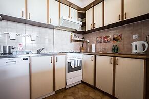 Elegant Apartment Market Square