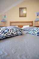 Elegant Apartment Market Square