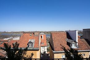 Elegant Apartment Market Square