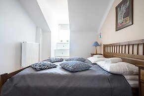 Elegant Apartment Market Square