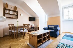 Elegant Apartment Market Square