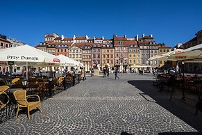 Elegant Apartment Market Square