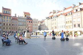 Elegant Apartment Market Square