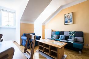 Elegant Apartment Market Square