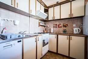 Elegant Apartment Market Square