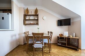 Elegant Apartment Market Square