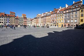 Elegant Apartment Market Square