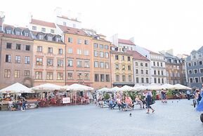 Elegant Apartment Market Square