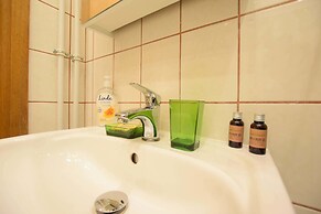 Elegant Apartment Market Square