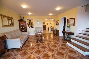 Luxury Holiday Home Zupan