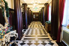 St Giles House Hotel