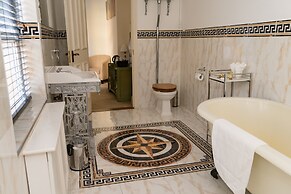 St Giles House Hotel