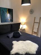 Home Plus Psirri Apartment