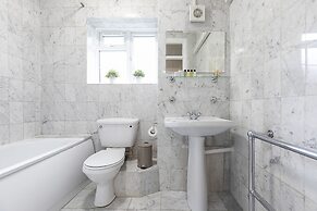 Imperial Suite in Swiss Cottage