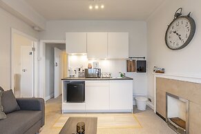 Grand Swiss Cottage Apartment