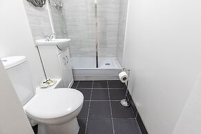 Grand Swiss Cottage Apartment