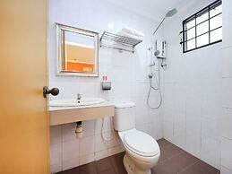 Super OYO 761 City Hotel