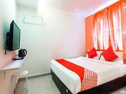 Super OYO 761 City Hotel