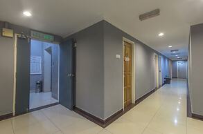 Super OYO 761 City Hotel