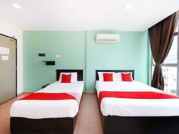 OYO 816 Hotel De Kiara