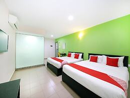 OYO 816 Hotel De Kiara