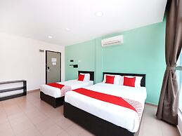 OYO 816 Hotel De Kiara