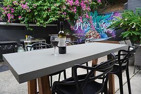 Yeppoon Beachhouse - Hostel