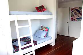Yeppoon Beachhouse - Hostel