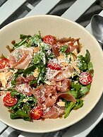 SUNKISS pool.bed.cafe