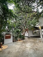 SUNKISS pool.bed.cafe