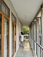 SUNKISS pool.bed.cafe