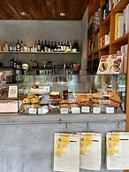 SUNKISS pool.bed.cafe