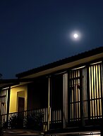 SUNKISS pool.bed.cafe