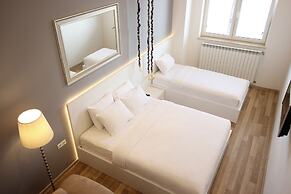 Maxela Rooms & Suites