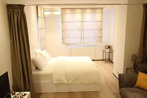 Maxela Rooms & Suites