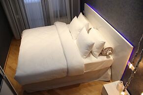 Maxela Rooms & Suites
