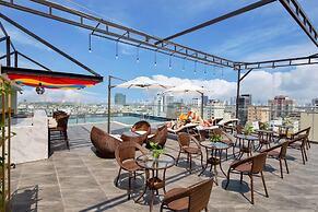 Golden Line Danang Hotel