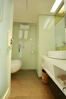 Guangzhou Planet Hotel