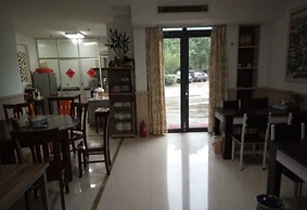 Xiangqing Business Hotel