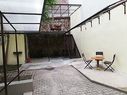 Lorf Hostel&Coffee