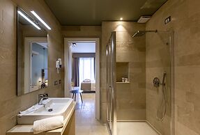 Charme Simon Bolivar