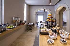 Charme Simon Bolivar