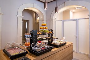 Charme Simon Bolivar