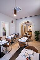 Charme Simon Bolivar