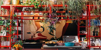 The Green Elephant Hostel & Spa