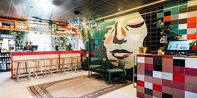 The Green Elephant Hostel & Spa