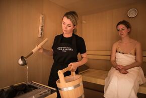 The Green Elephant Hostel & Spa