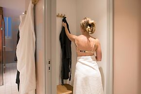 The Green Elephant Hostel & Spa