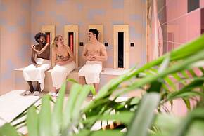 The Green Elephant Hostel & Spa